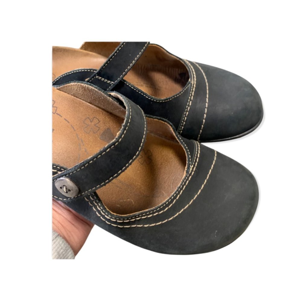 Dr Andrew Weil Navy Mary Jane Slip On Clog - Picture 1 of 5